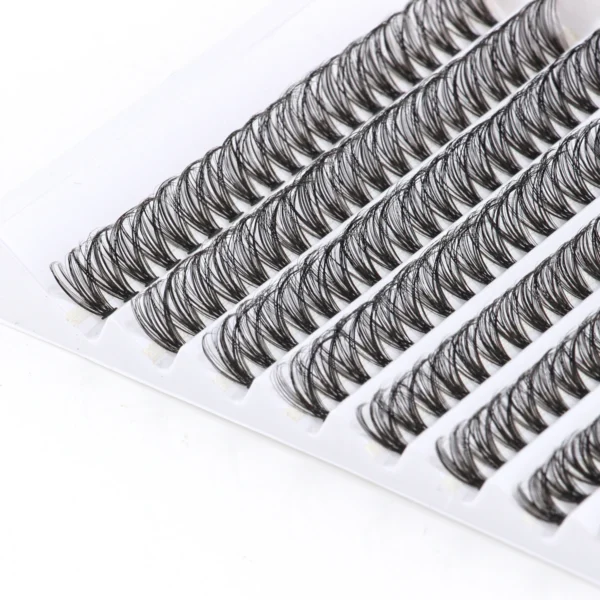 Eyelash Extension Kit with 120/200 Clusters & Bond - Image 3